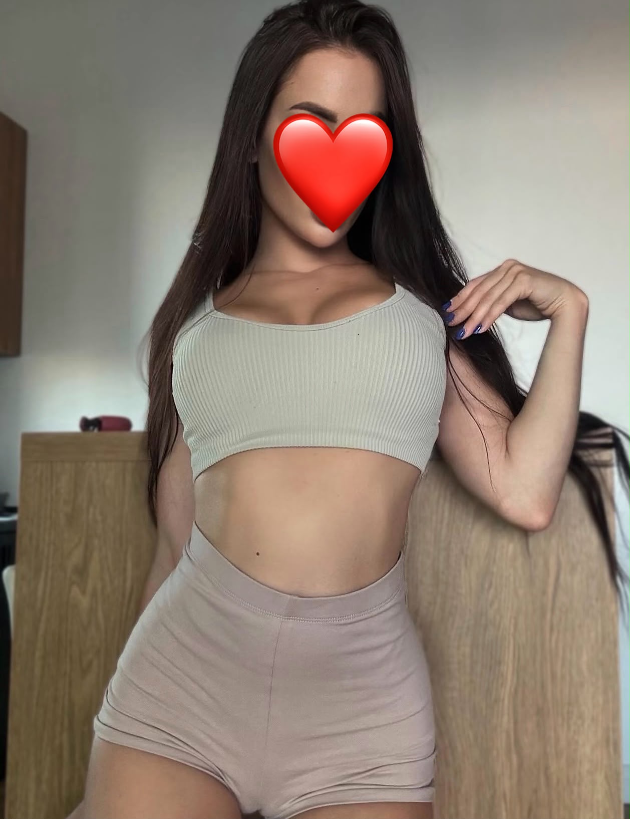 בחורה מקסימה הוד השרון