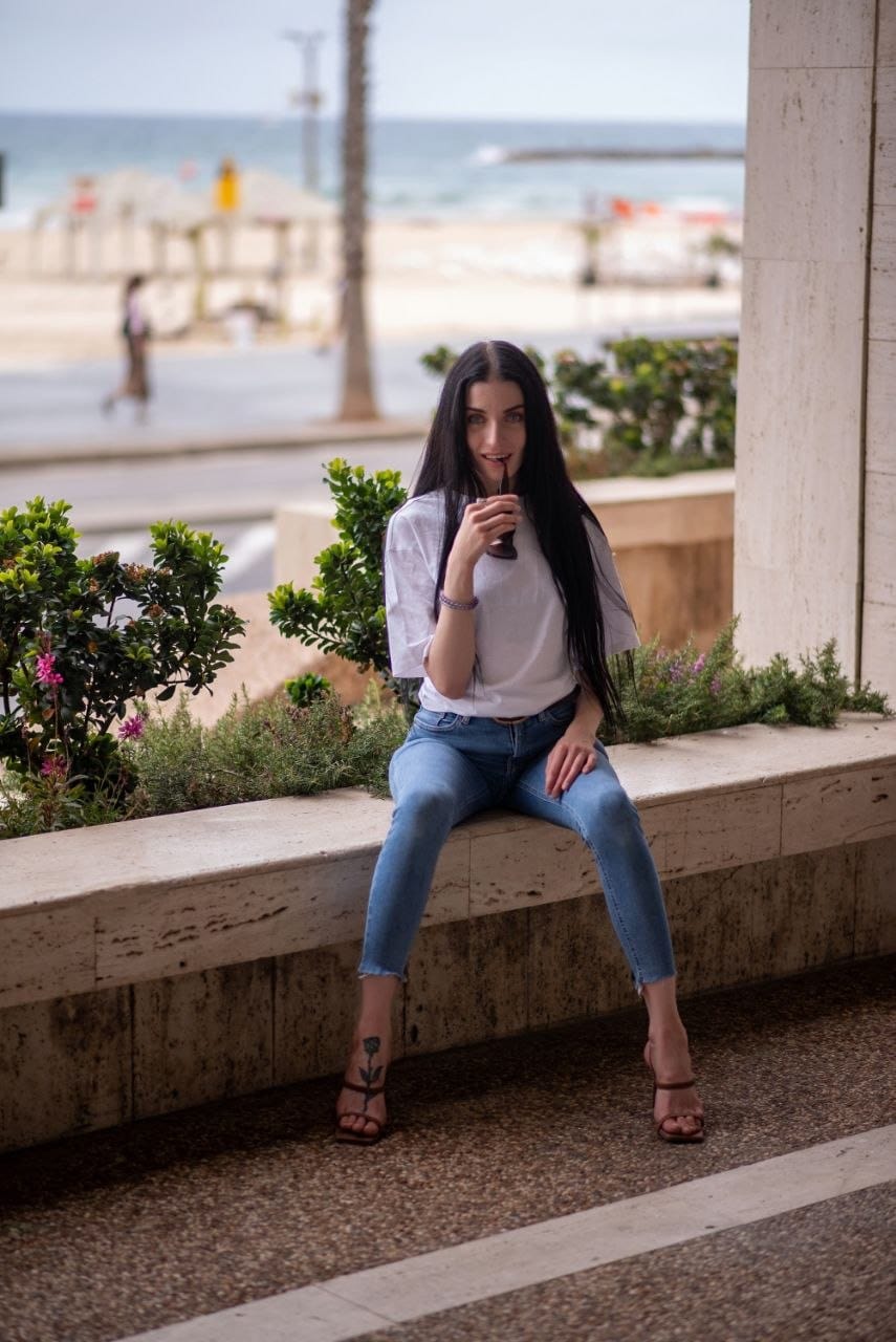 ליזה אישה אנרגטית בת 25 תל אביב