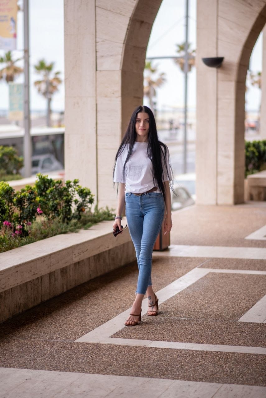 ליזה אישה אנרגטית בת 25 תל אביב