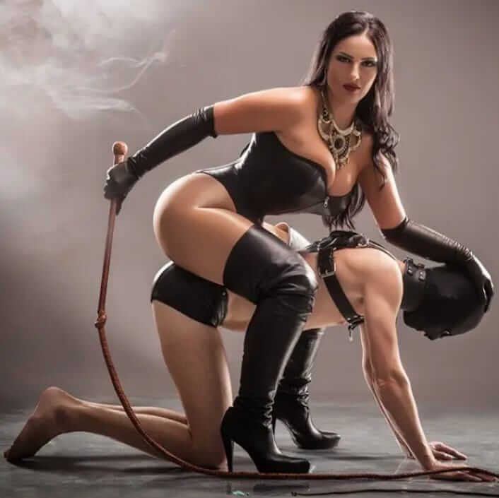מלכת סאדו BDSM – ראשון לציון בחורה חושנית